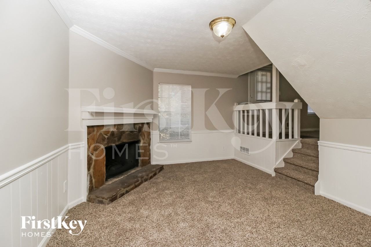 457 Maid Marion Lane - Photo 2 of 19