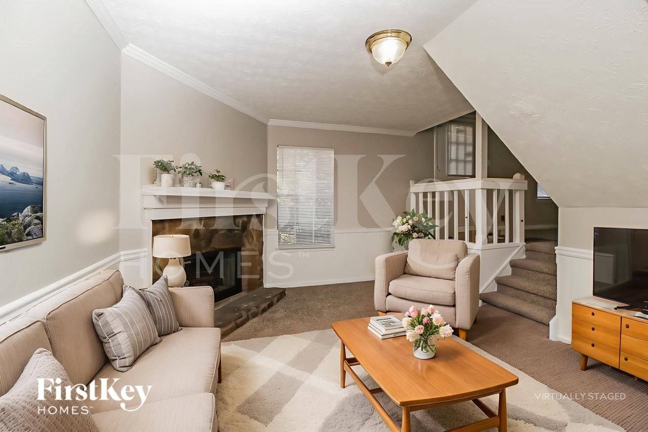 457 Maid Marion Lane - Photo 3 of 19