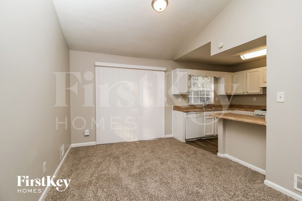 457 Maid Marion Lane - Photo 5 of 19