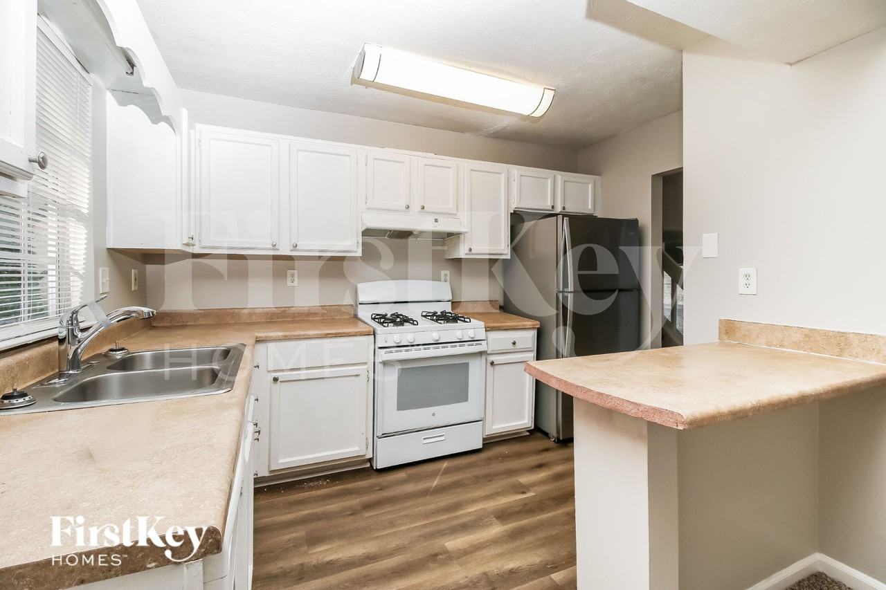 457 Maid Marion Lane - Photo 7 of 19