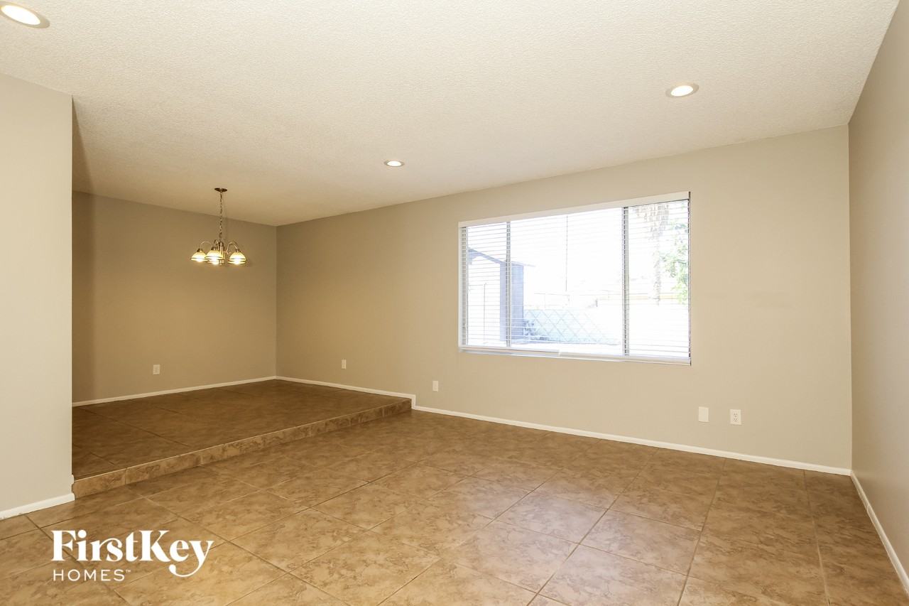4054 West Mission Lane - Photo 3 of 15