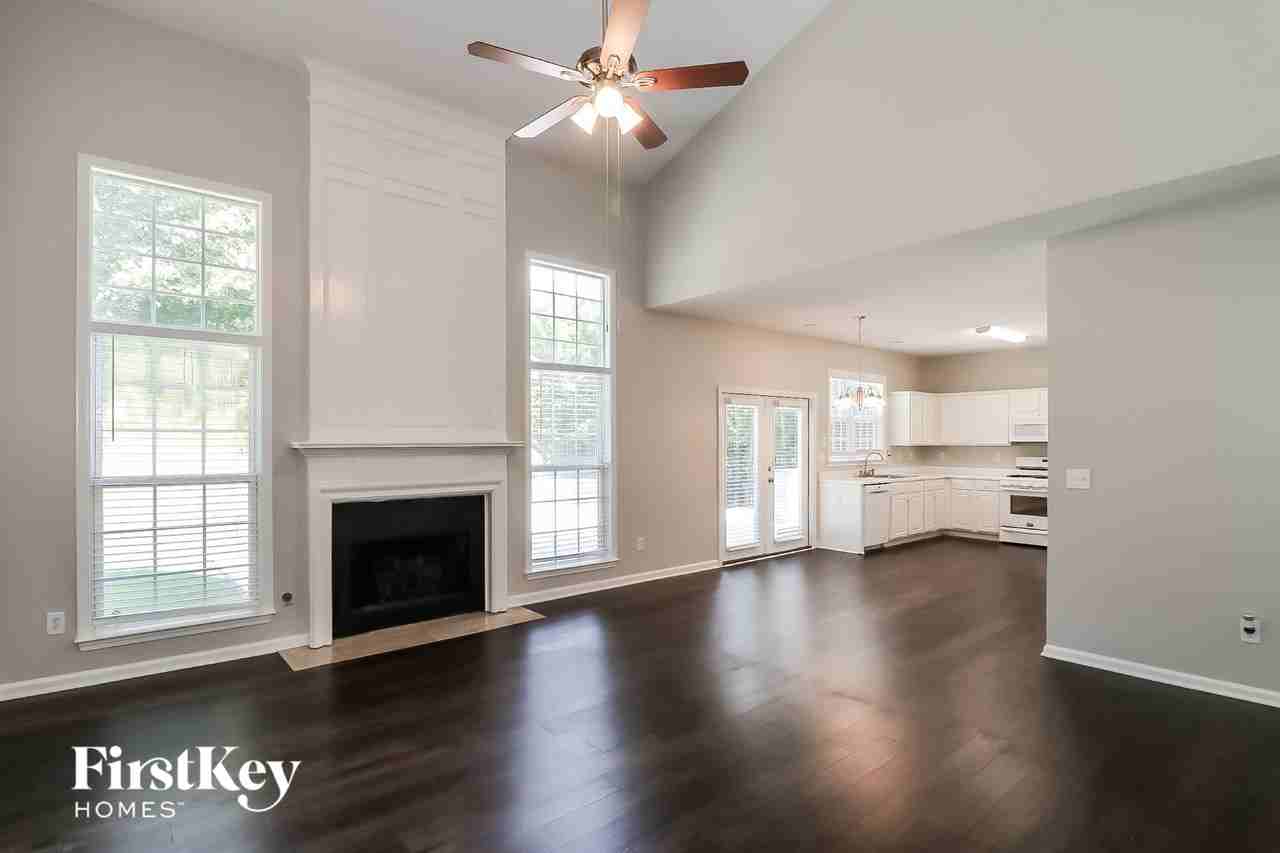 753 Weybourne Ct - Photo 2 of 15