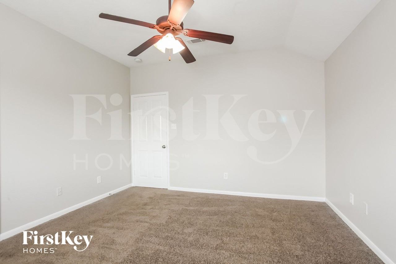 7135 Sedona Court - Photo 7 of 15