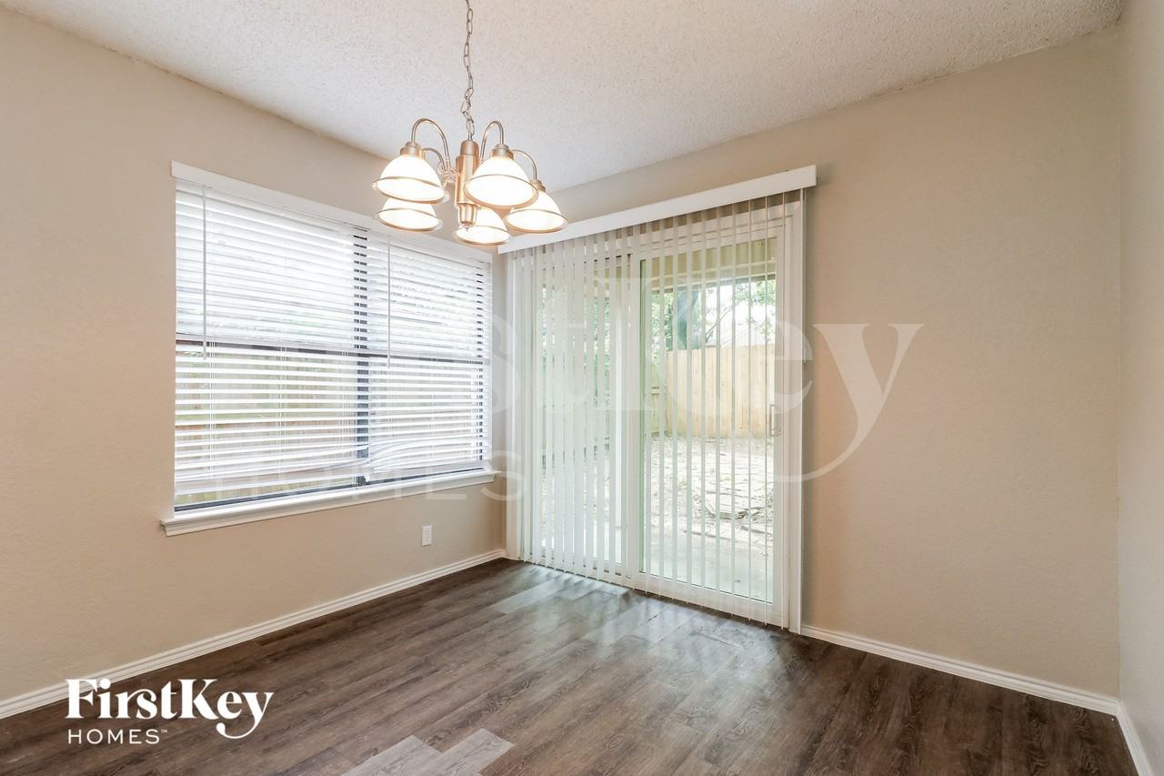 4202 Rye Glen Drive - Photo 5 of 15