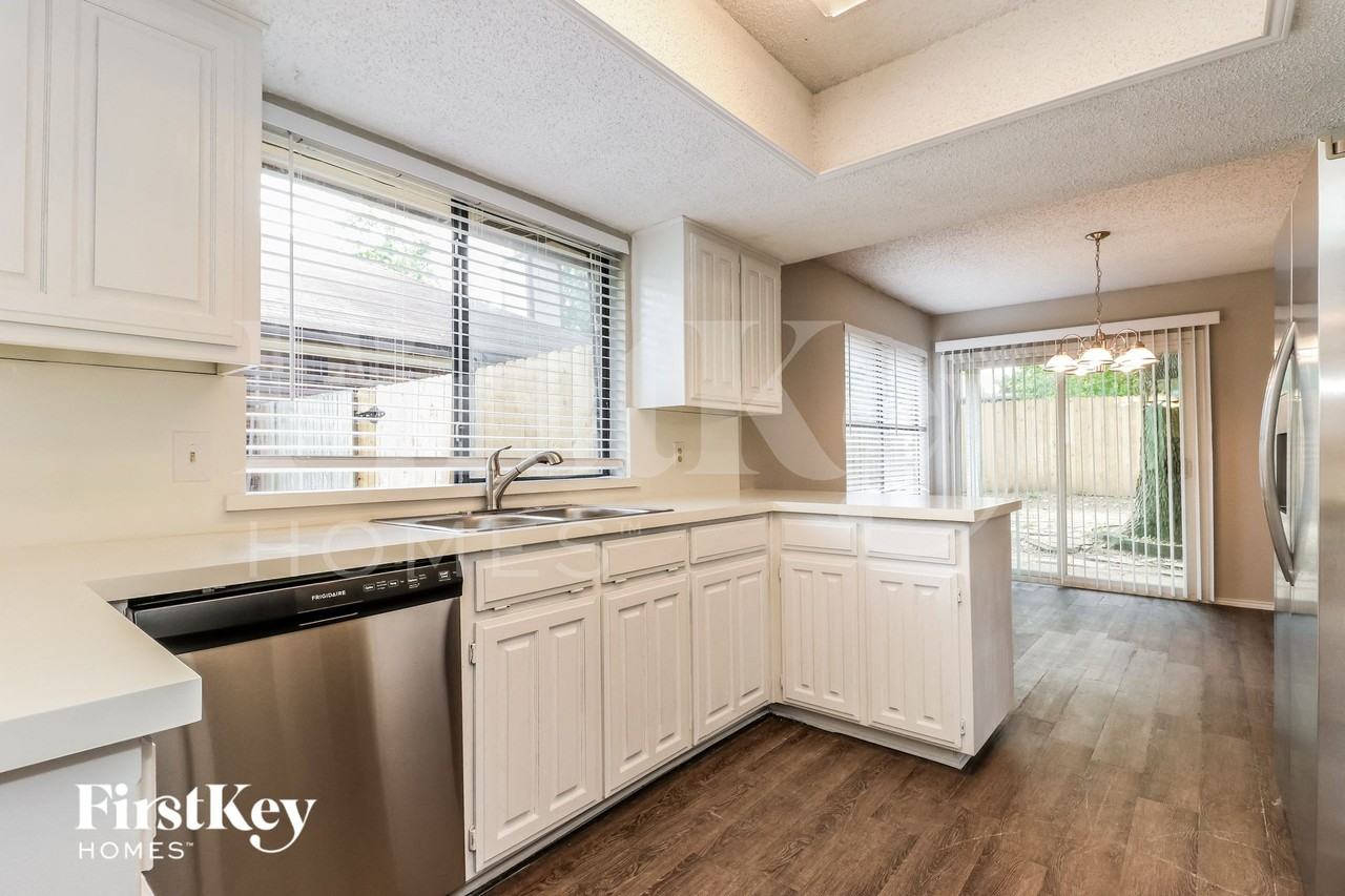 4202 Rye Glen Drive - Photo 6 of 15