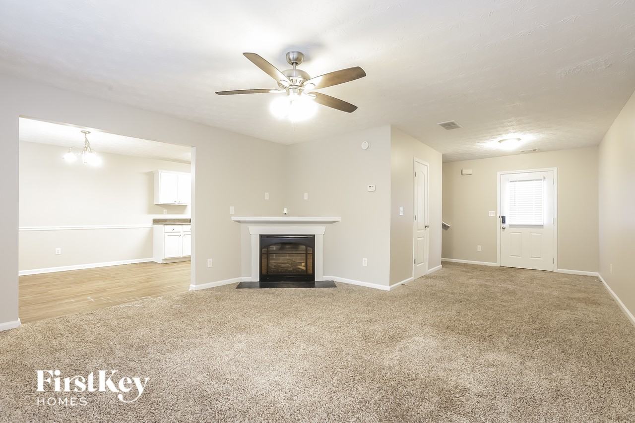 528 Simpson Place Dr - Photo 3 of 15