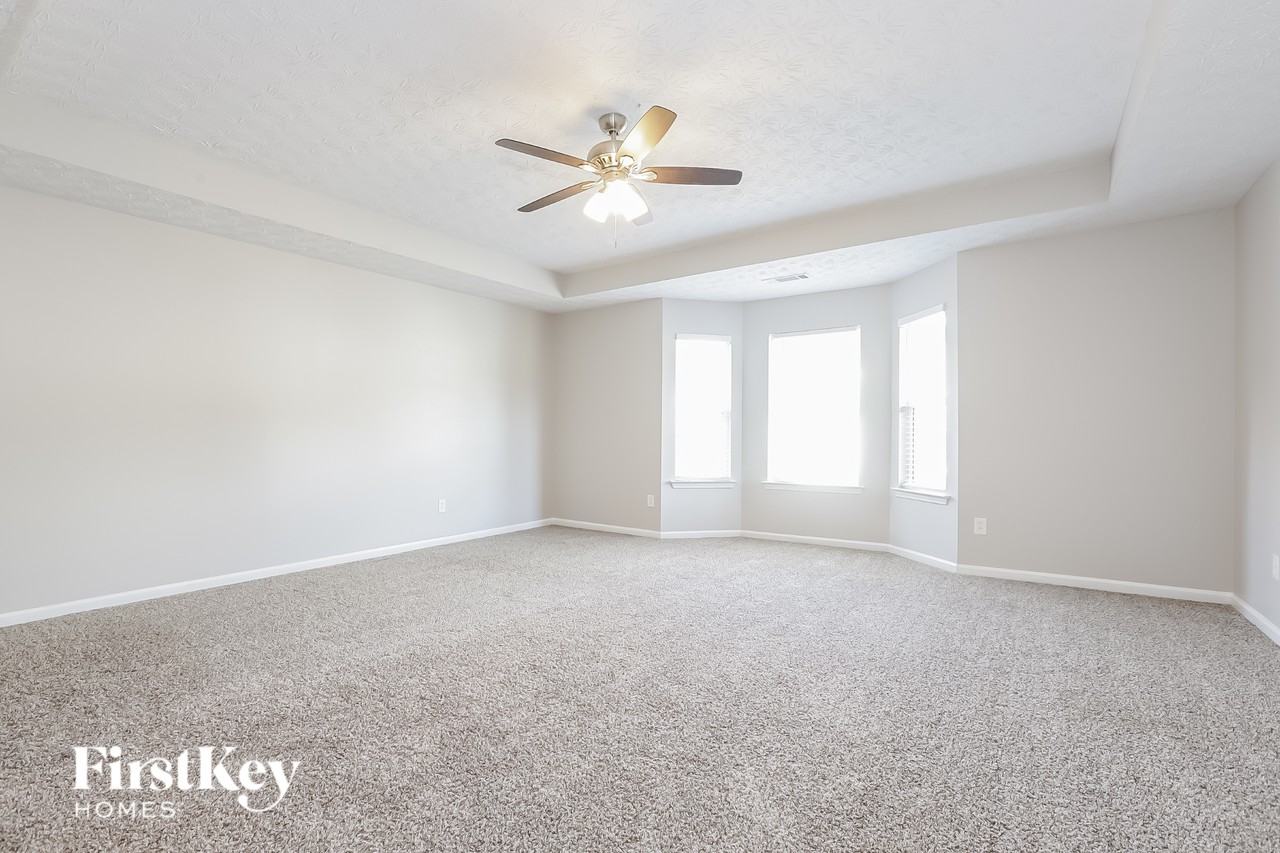 528 Simpson Place Dr - Photo 7 of 15