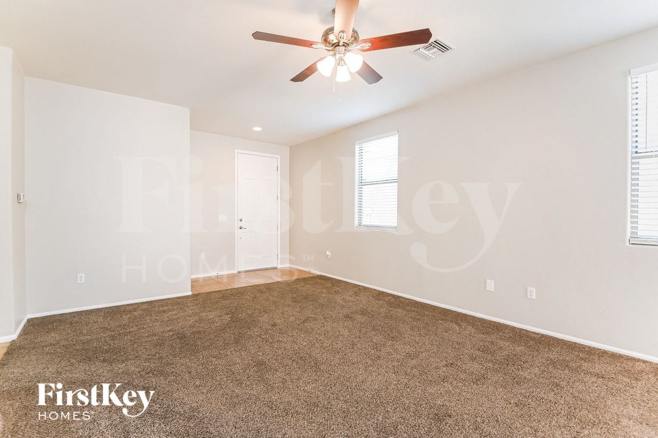 3246 Lakeside Ridge Loop - Photo 3 of 15