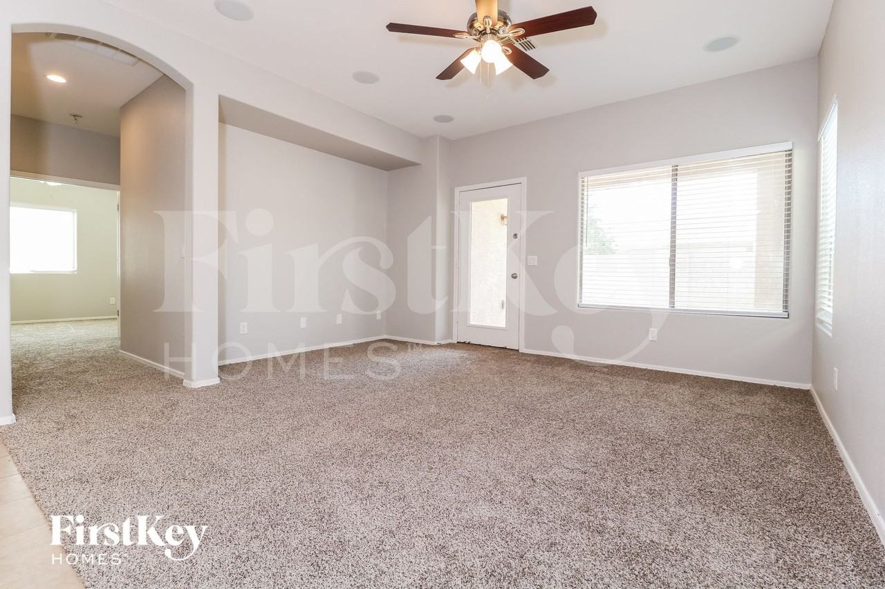 14641 W Port Royale Ln - Photo 6 of 15