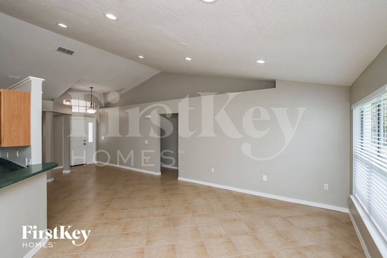 374 Stendal Road Northwest - Photo 4 of 15