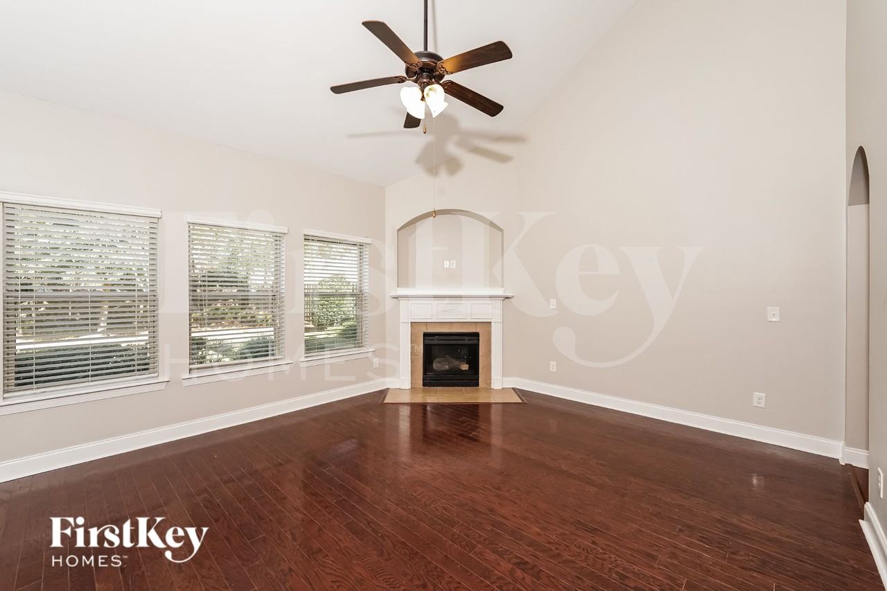 314 Glen Cross Way - Photo 2 of 15