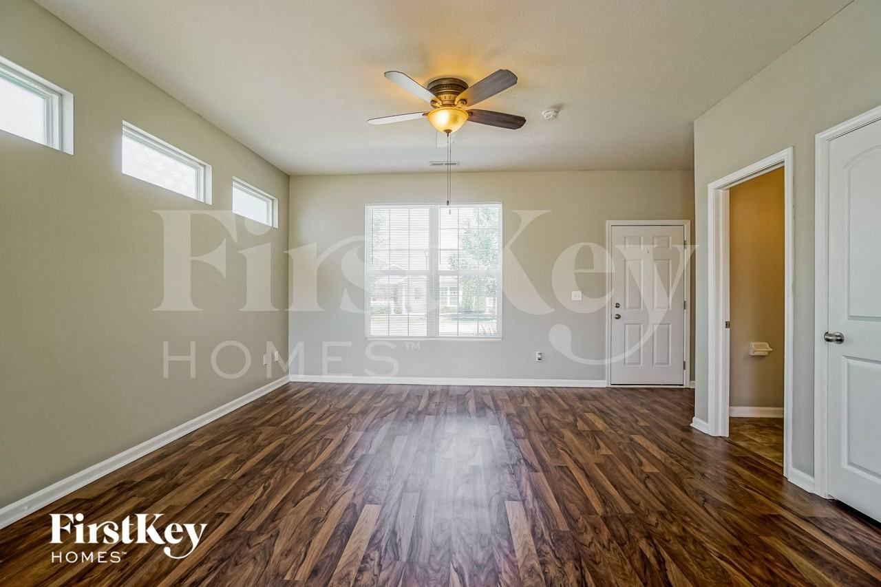 5577 Eagle River Dr - Photo 3 of 15