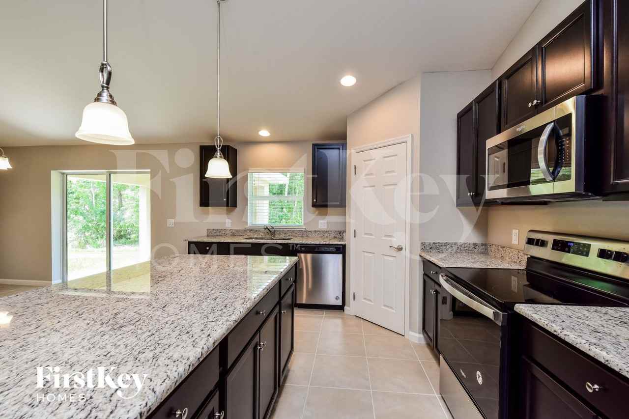 8287 Robin Rd - Photo 7 of 15