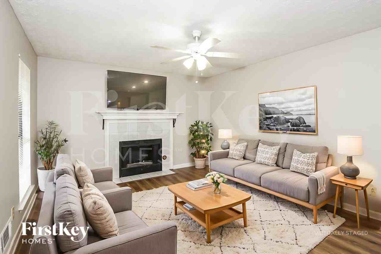 7513 Old South Ln - Photo 4 of 19