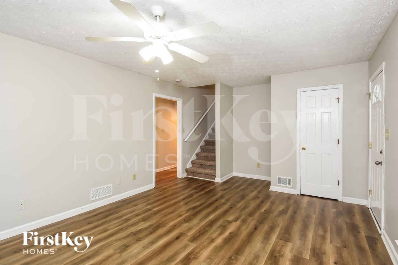 7513 Old South Ln - Photo 5 of 19