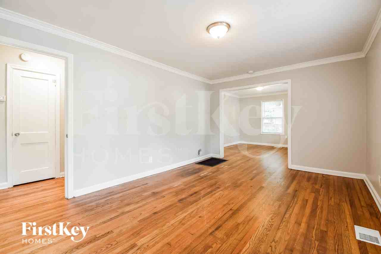 718 Pegg Rd Sw - Photo 6 of 17