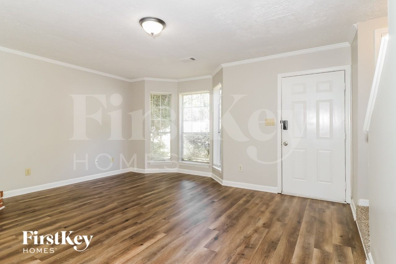 5655 Stonington Trace Pkwy - Photo 5 of 19