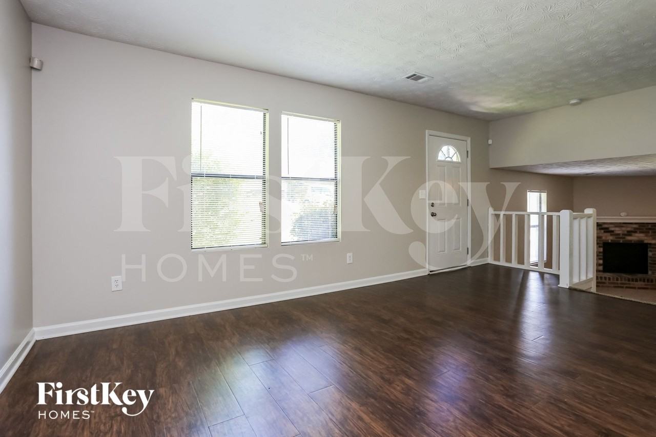 3871 Mcgill Ln - Photo 4 of 15