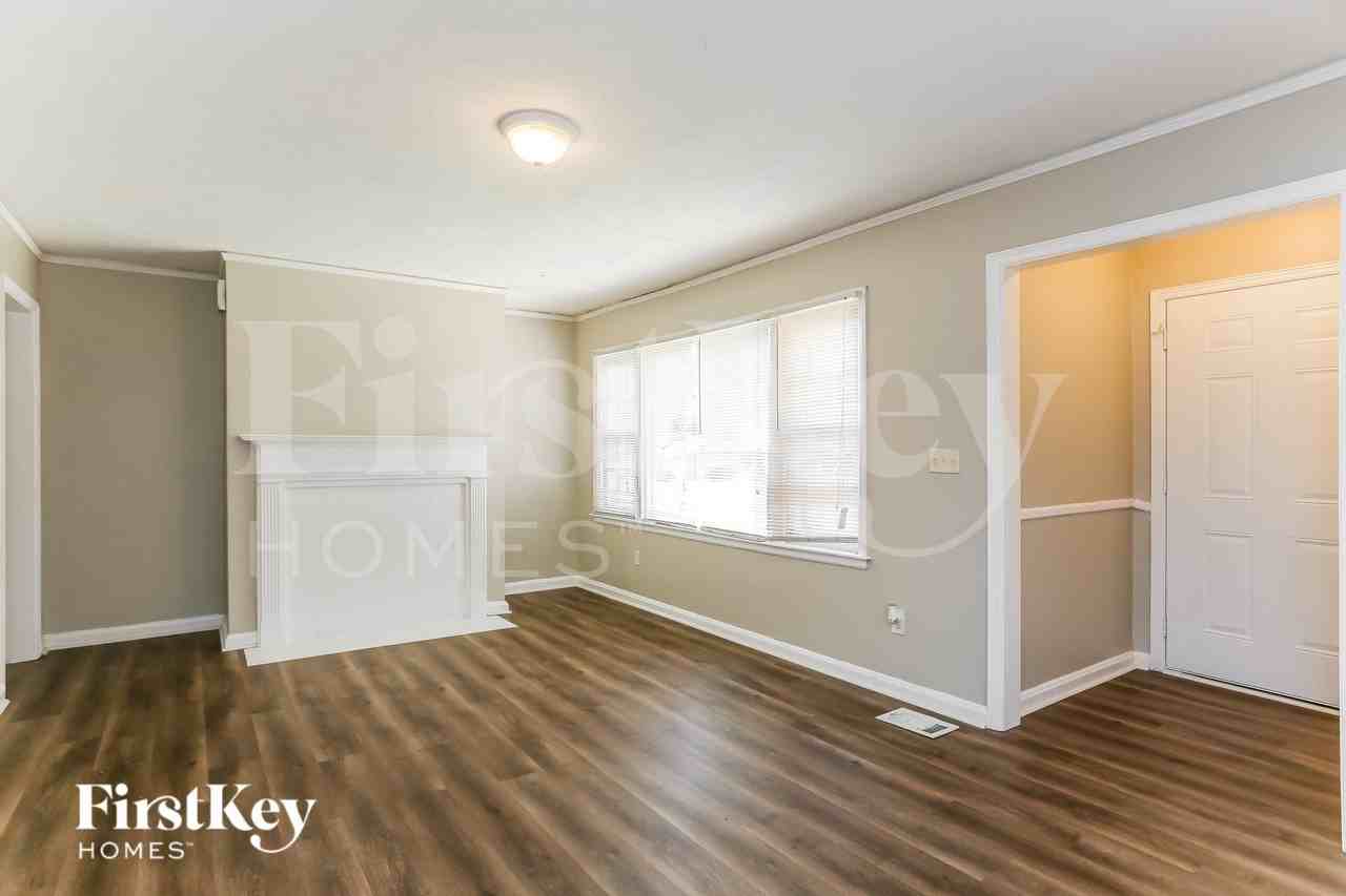 1924 Shirley St Sw - Photo 3 of 19