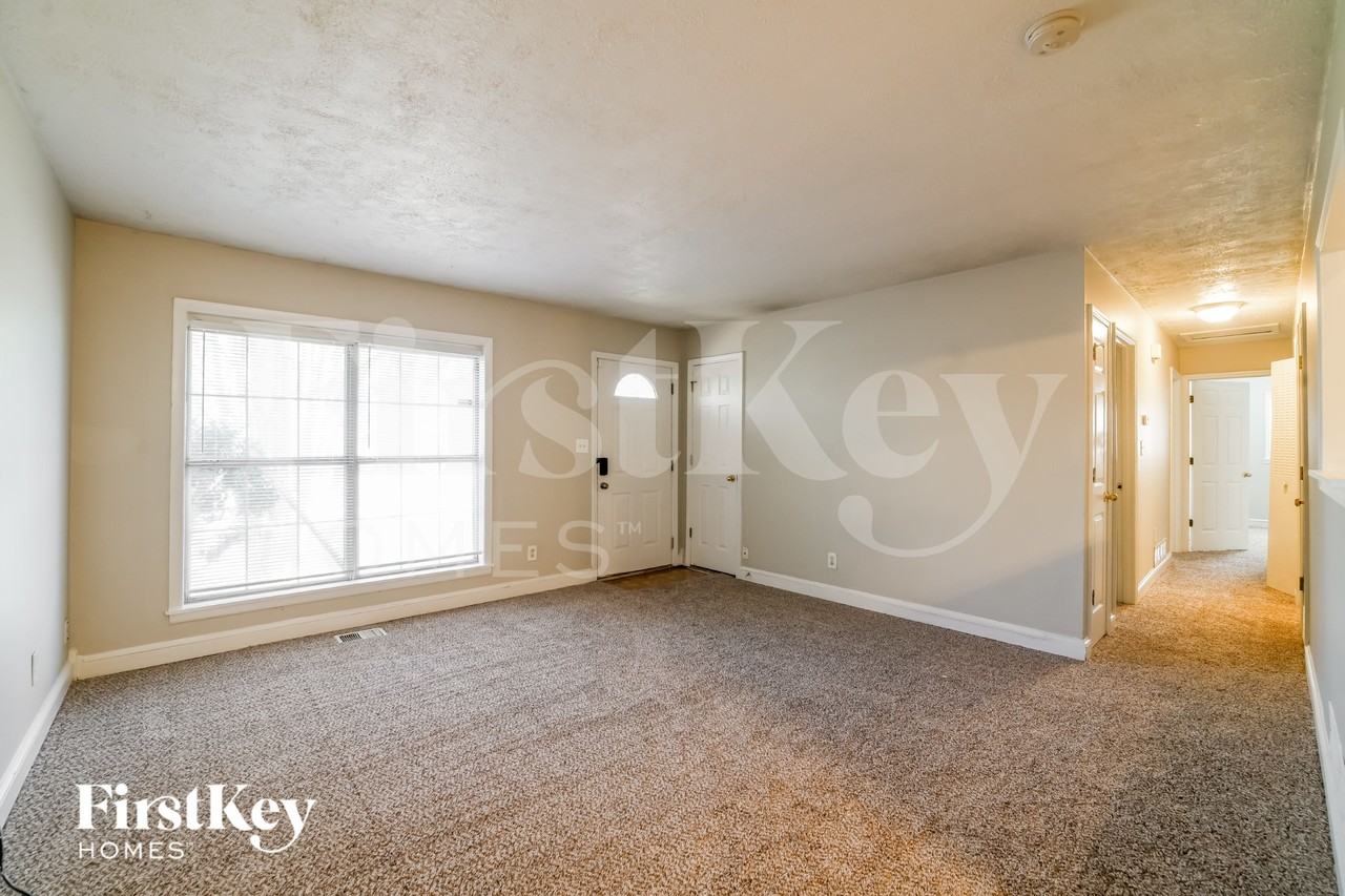 1905 Burfordi Dr Sw - Photo 3 of 15