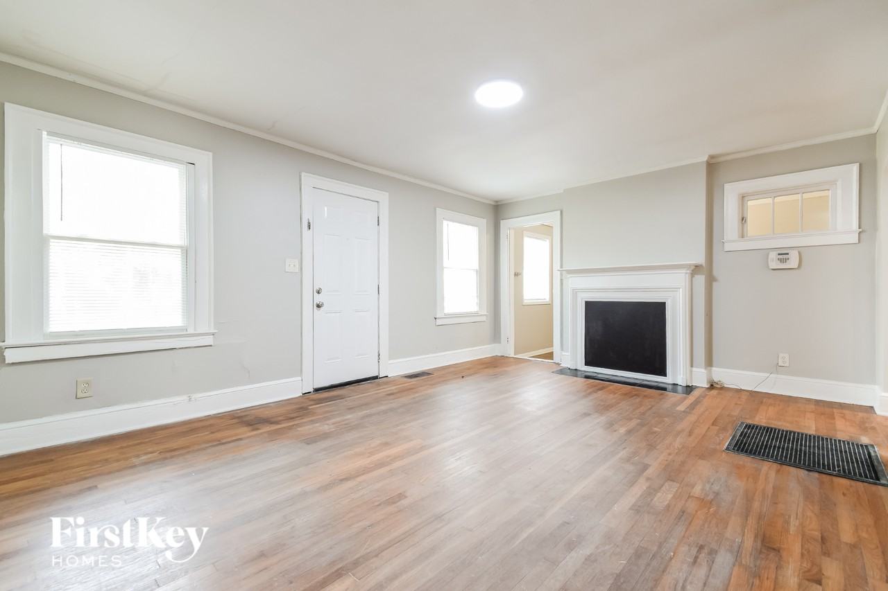 1370 Westboro Dr Sw - Photo 2 of 16