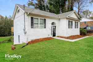 featured image of 1216 Woodleigh Road Southwest