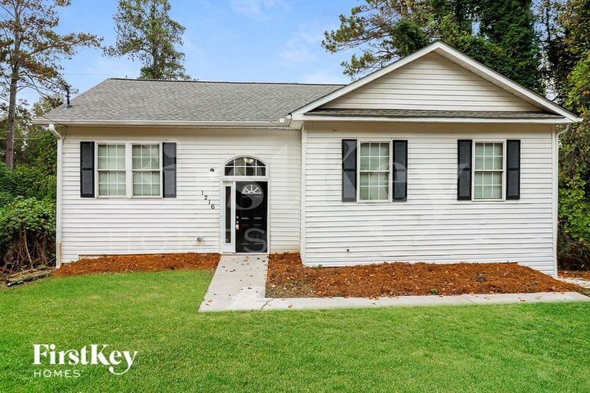 1216 Woodleigh Rd Sw - Photo 5 of 19