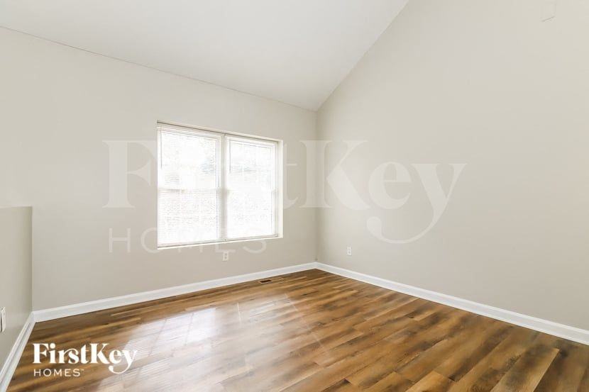 1216 Woodleigh Rd Sw - Photo 6 of 19