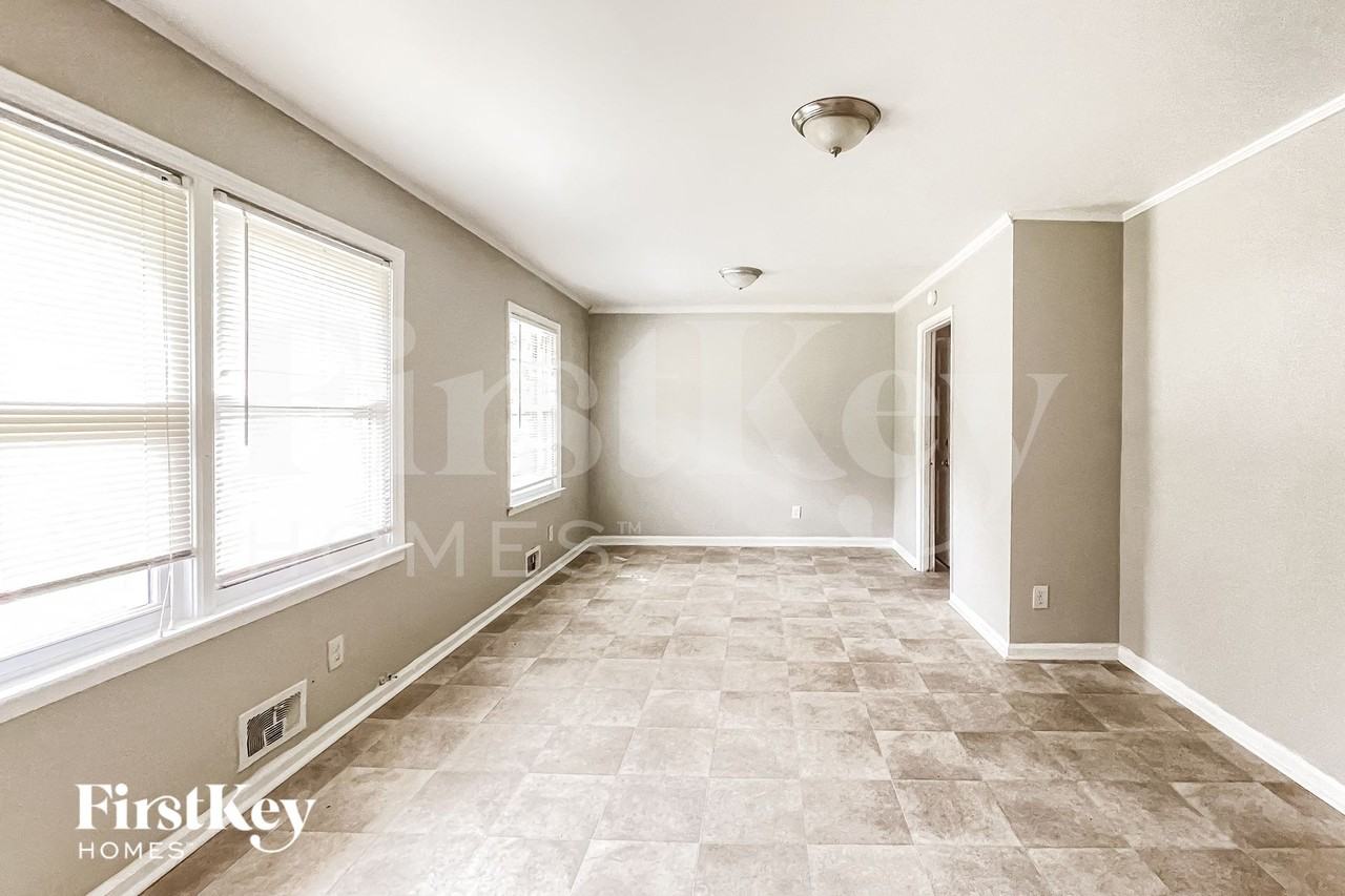 1107 Indale Pl Sw - Photo 3 of 15