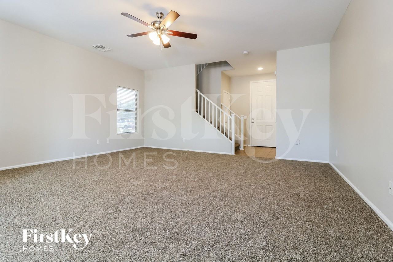 10946 College Drive - Photo 3 of 15