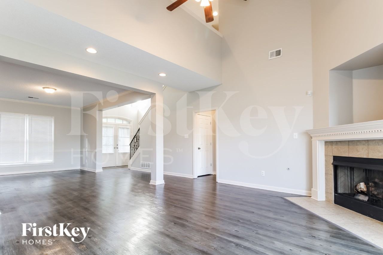 9410 Afton Grove Rd - Photo 3 of 16