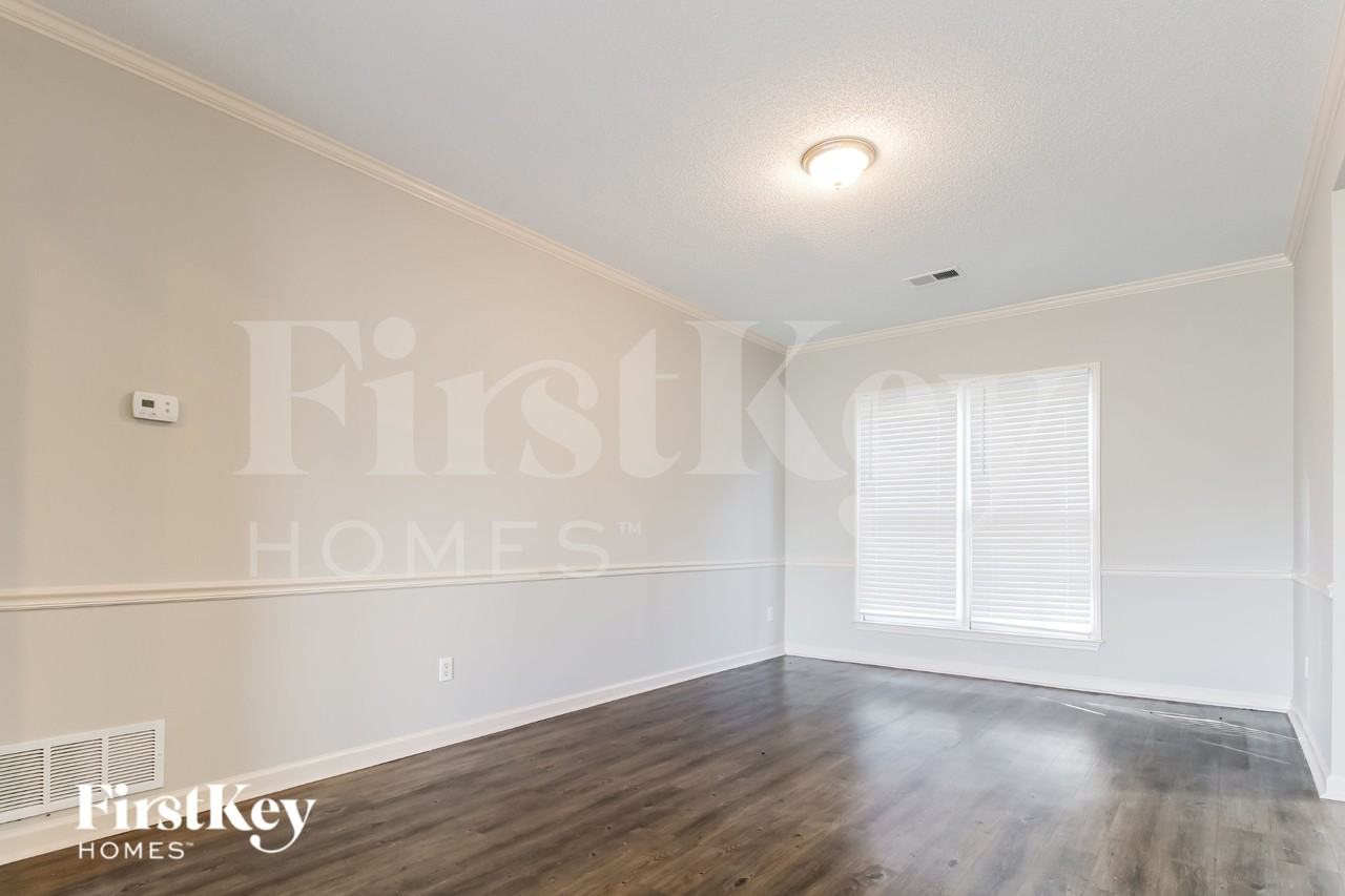 9410 Afton Grove Rd - Photo 5 of 16