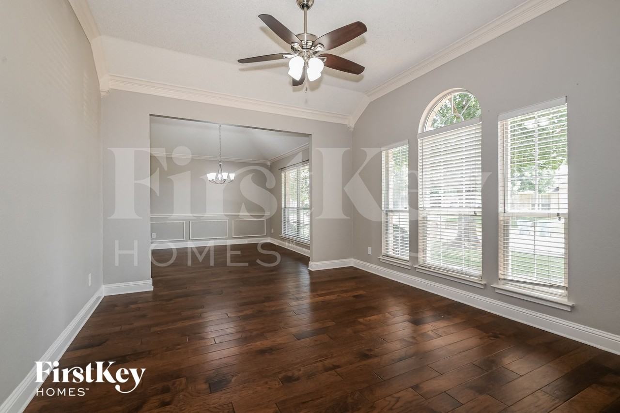 4213 Baystone Ct - Photo 2 of 15