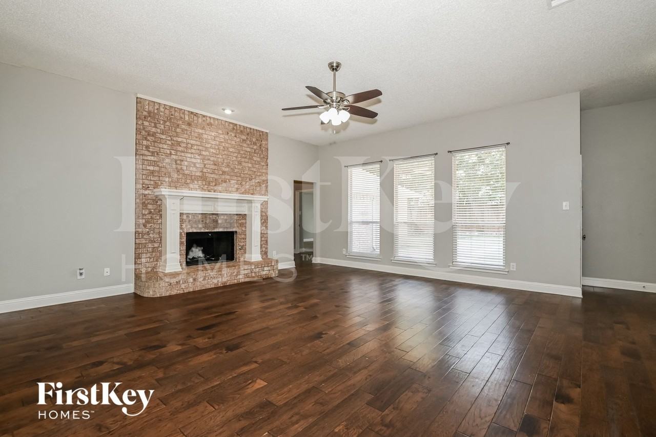 4213 Baystone Ct - Photo 4 of 15