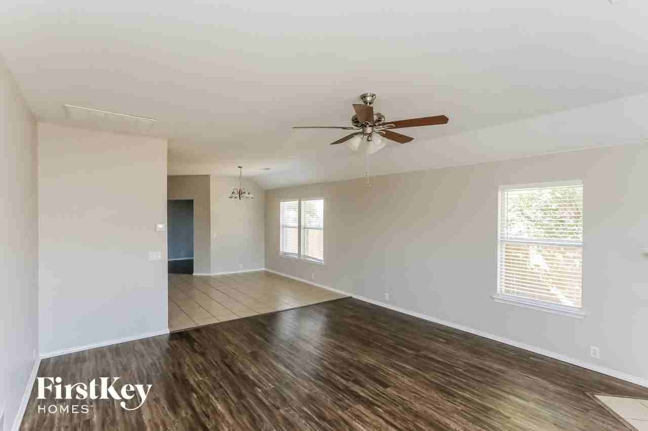 203 Bear Trl - Photo 2 of 15