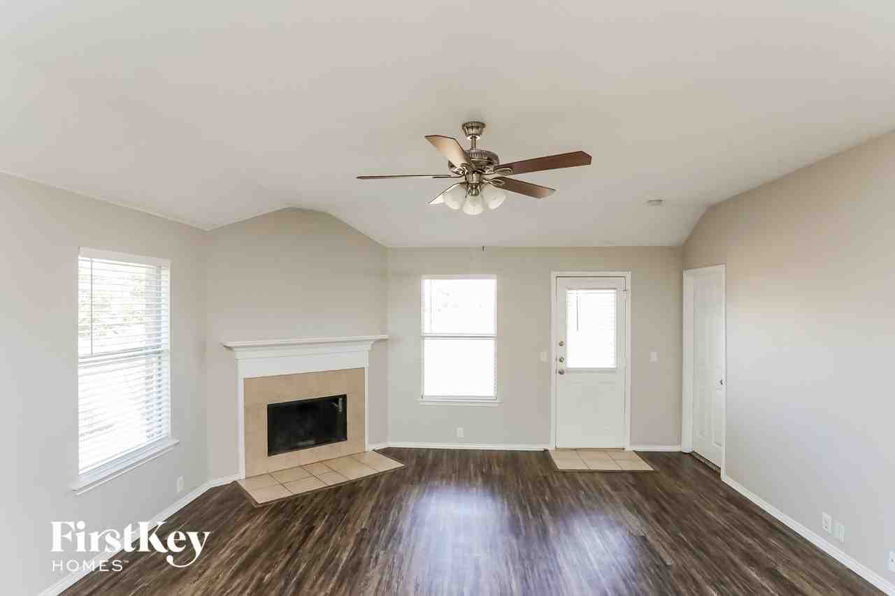 203 Bear Trl - Photo 3 of 15