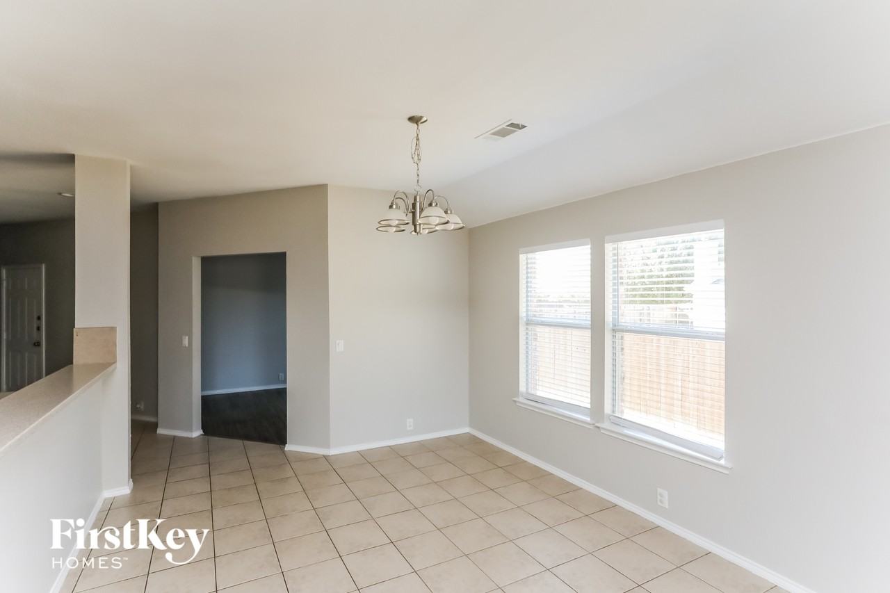 203 Bear Trl - Photo 4 of 15