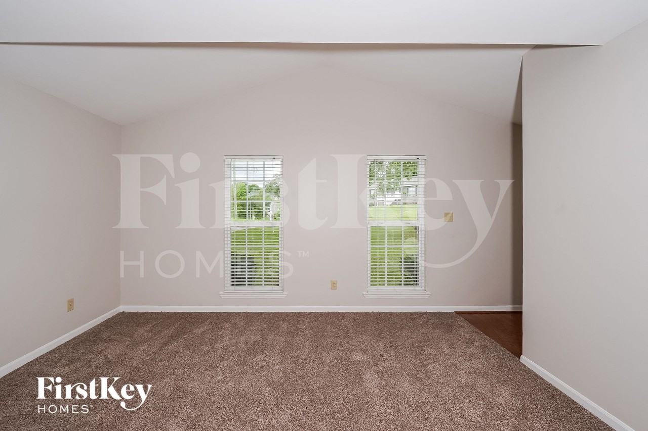 101 Sunny Brook Ln - Photo 3 of 15