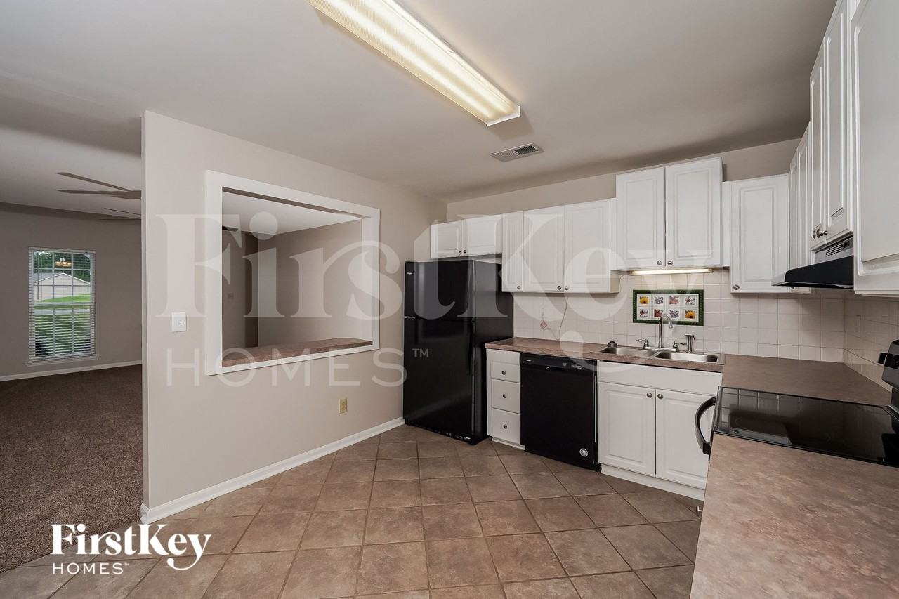 101 Sunny Brook Ln - Photo 5 of 15