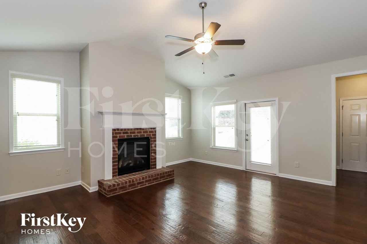286 South Village Square - Photo 3 of 15