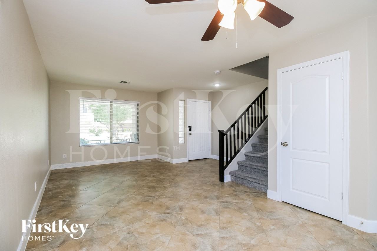 29110 N Rosewood Dr - Photo 2 of 15