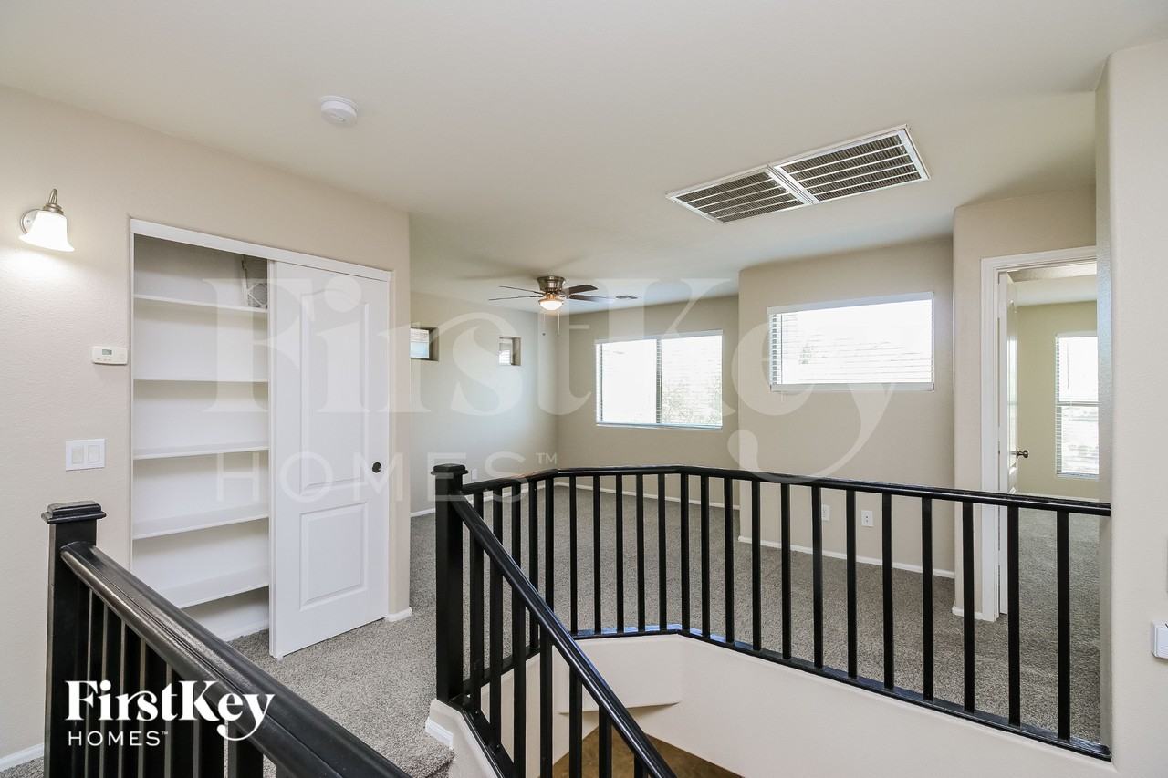 29110 N Rosewood Dr - Photo 6 of 15