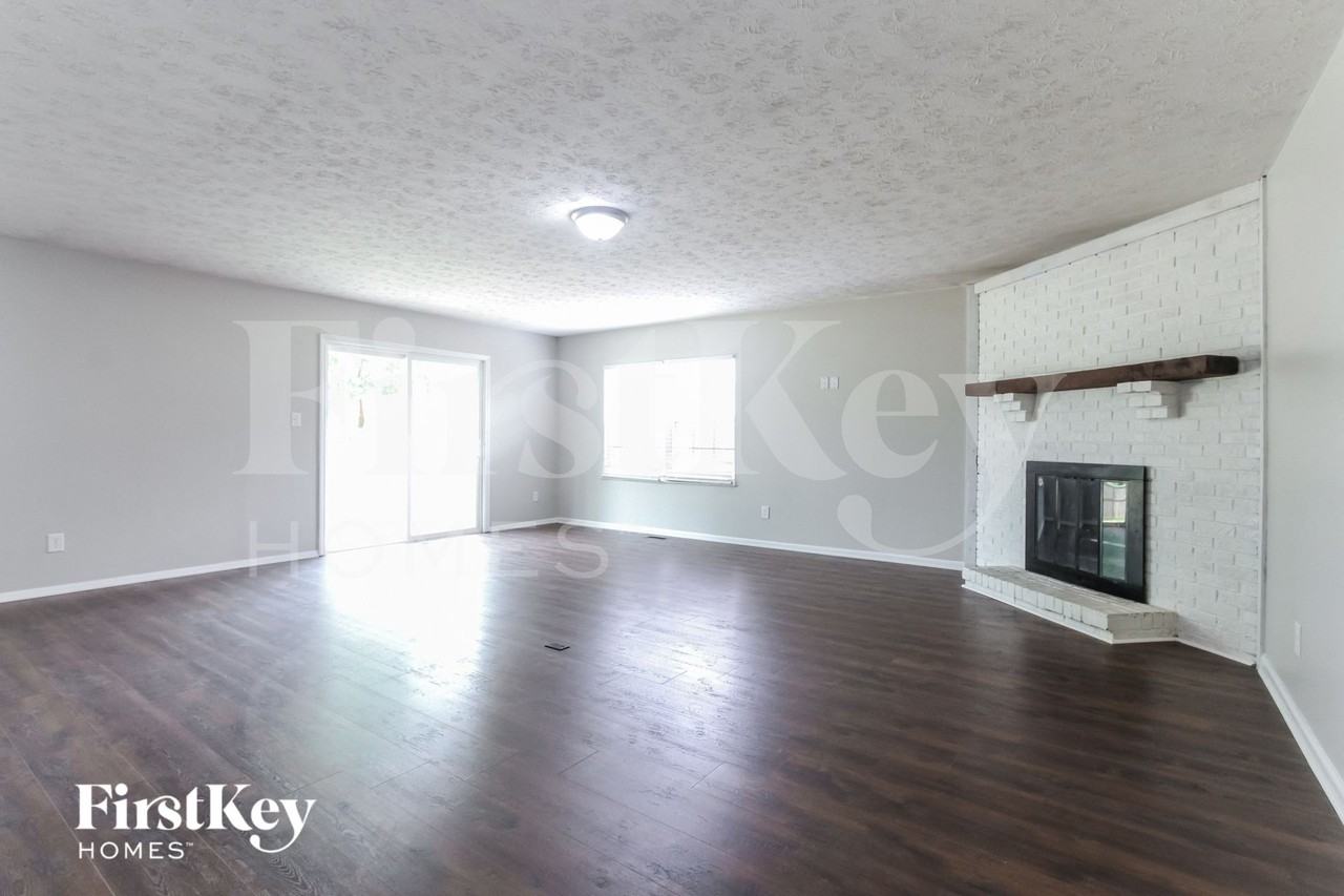 8930 Ridgepointe Ct - Photo 2 of 15