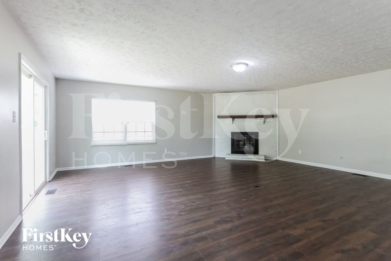 8930 Ridgepointe Ct - Photo 3 of 15