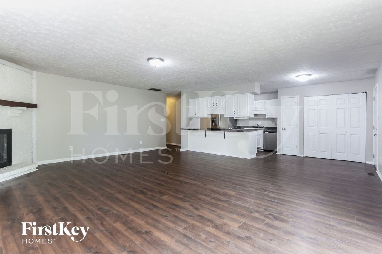 8930 Ridgepointe Ct - Photo 4 of 15