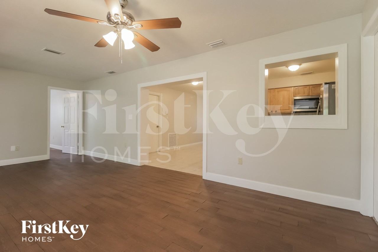 5210 Holden Rd - Photo 7 of 15