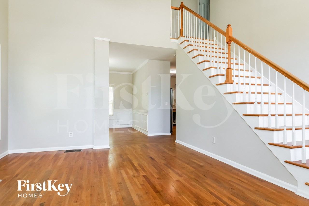 259 Spinner Dr - Photo 2 of 15