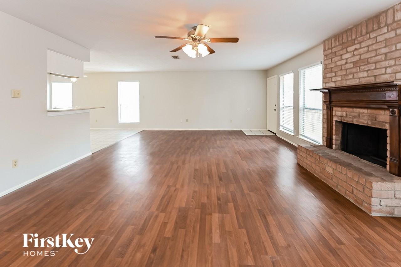 3727 Windy Haven Dr - Photo 2 of 14