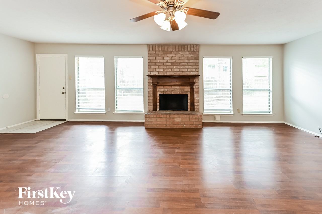 3727 Windy Haven Dr - Photo 4 of 14