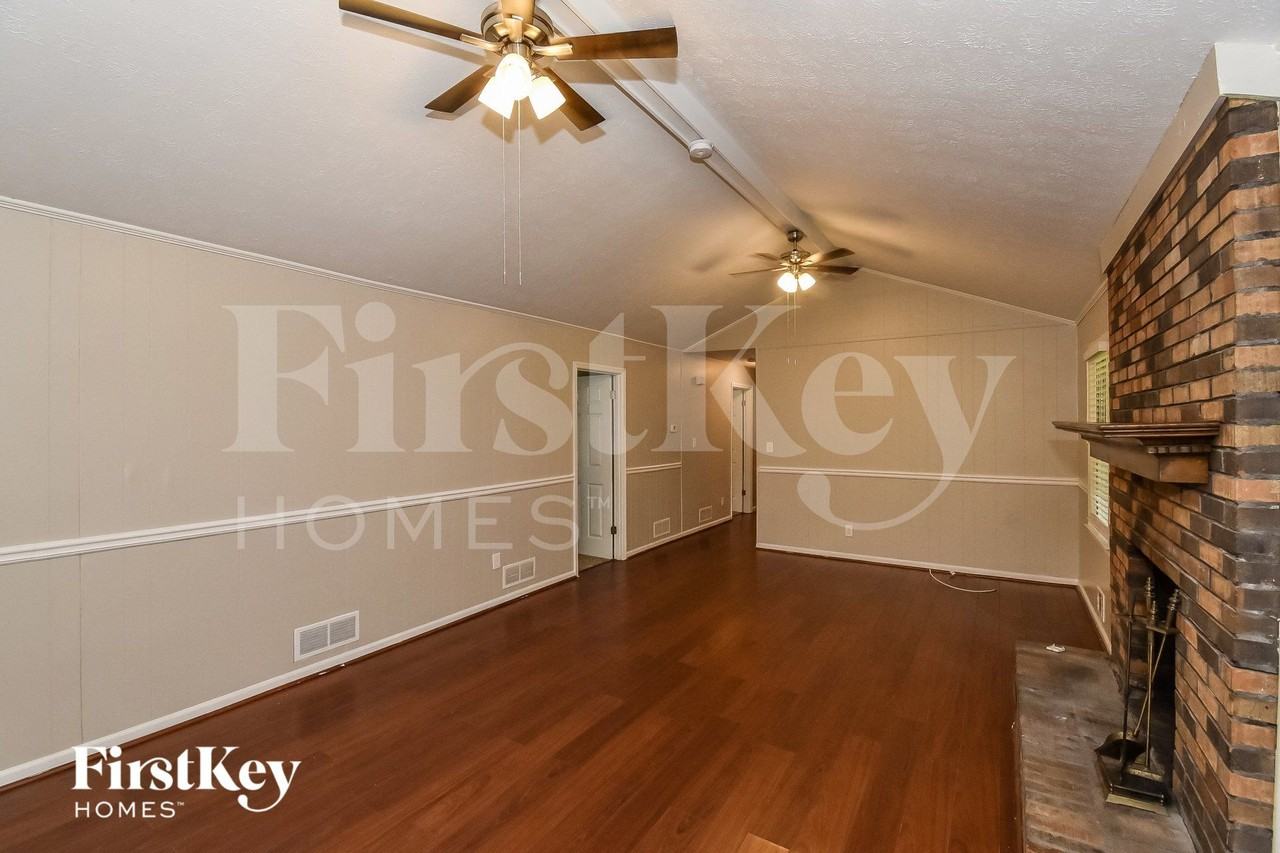 3190 Connie Way - Photo 3 of 15
